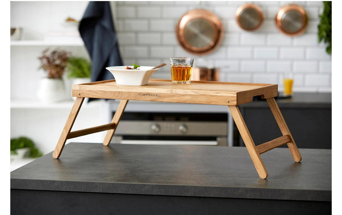 Blomsterberg Serviertablett – 64 × 31,5 × 23,5 cm, Holz (Eiche), Braun