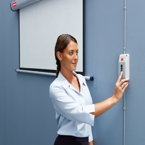 Nobo Motor-Leinwand – 4:3, 144 × 108 cm, mit Fernbedienung, weiss, für Decken- oder Wandbefestigung