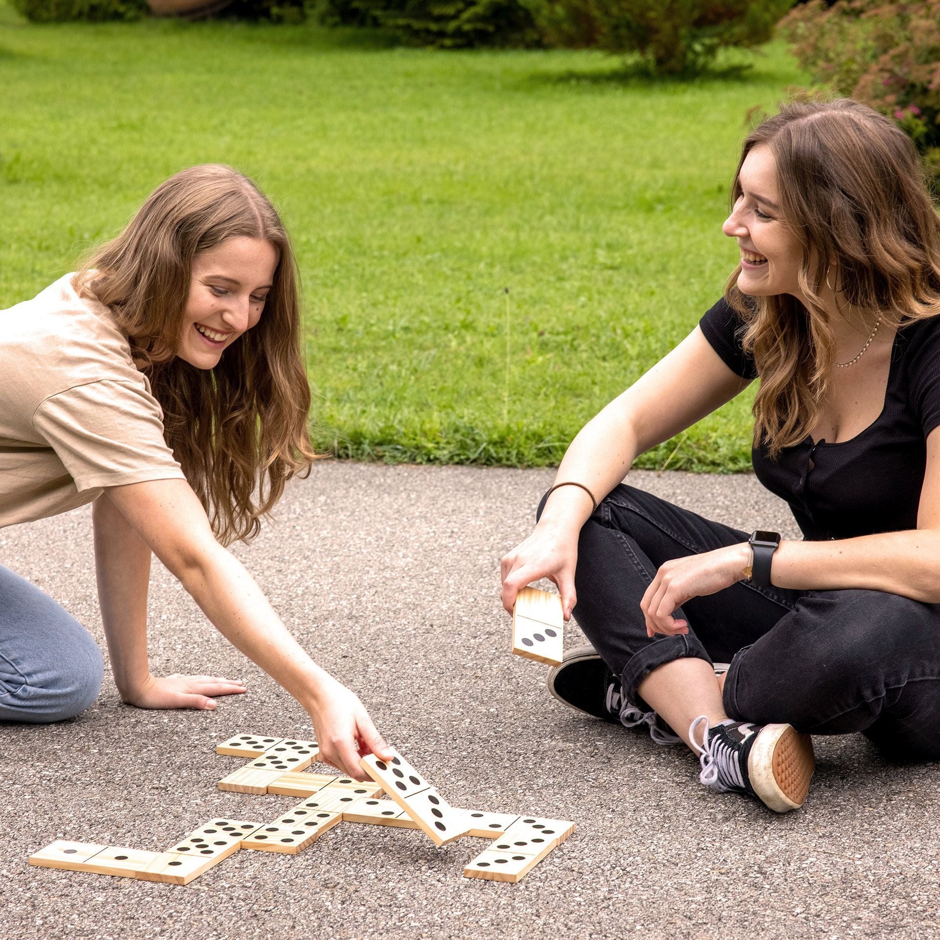 Schildkröt Funsports Jumbo Domino Set – Legespiel, 1–4 Spieler, ab 5 Jahren, 20 Min., mehrsprachig