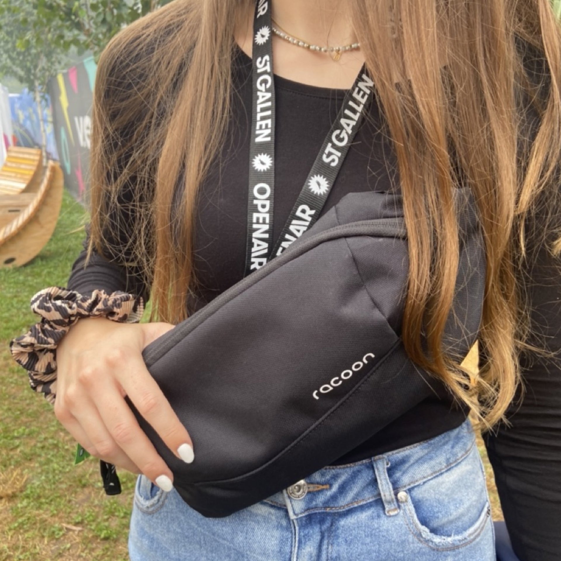 Racoon – Schultertasche – wasserabweisend, verstellbarer Schulterriemen – 2,8 l – schwarz
