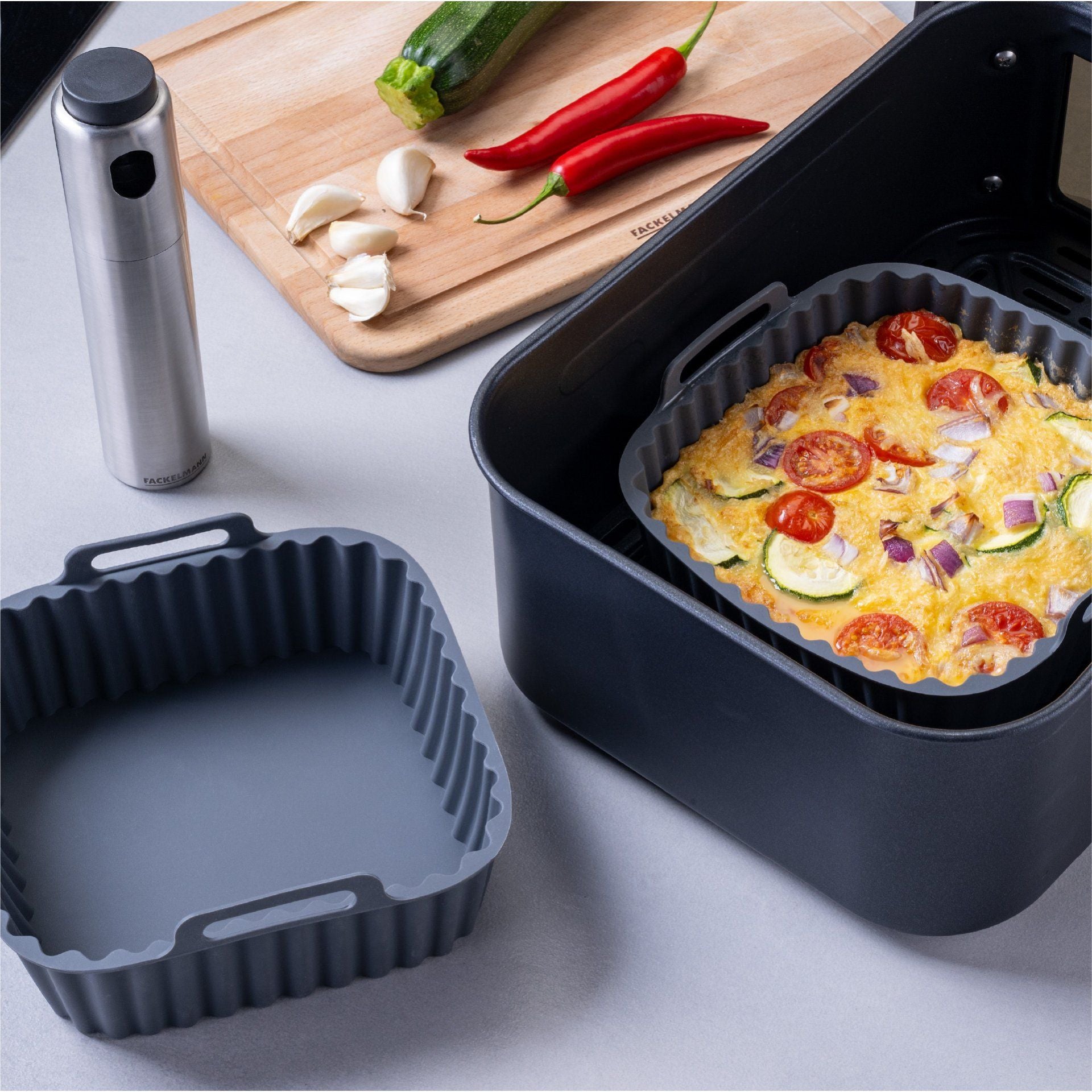 Fackelmann Silikonform für Heissluftfritteusen – 15 × 15 × 5 cm, Silikon, Grau