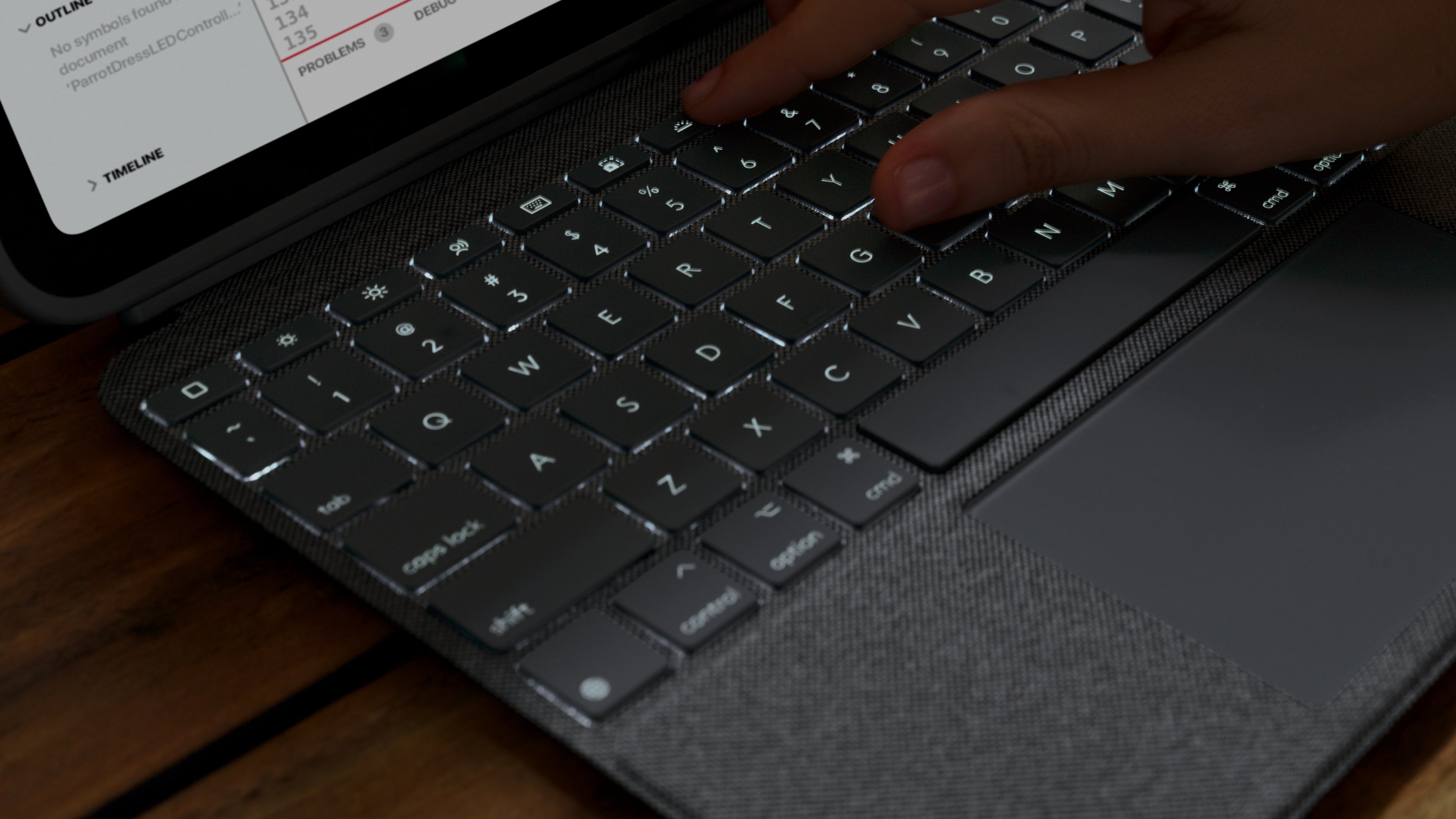 Logitech Tastatur-Case für iPad 10,9" (10. Gen.) – Smart Connector, mit Trackpad, Beleuchtung – Oxford Grau