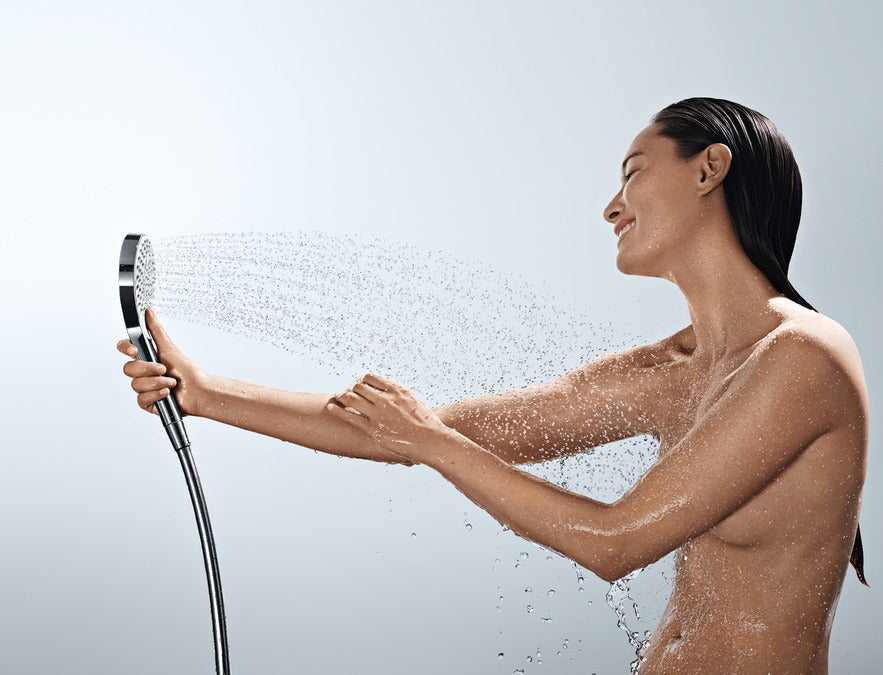 Hansgrohe Handbrause Croma Select S – Ø11 cm, Kunststoff, Wandmontiert, Chrom/Weiss