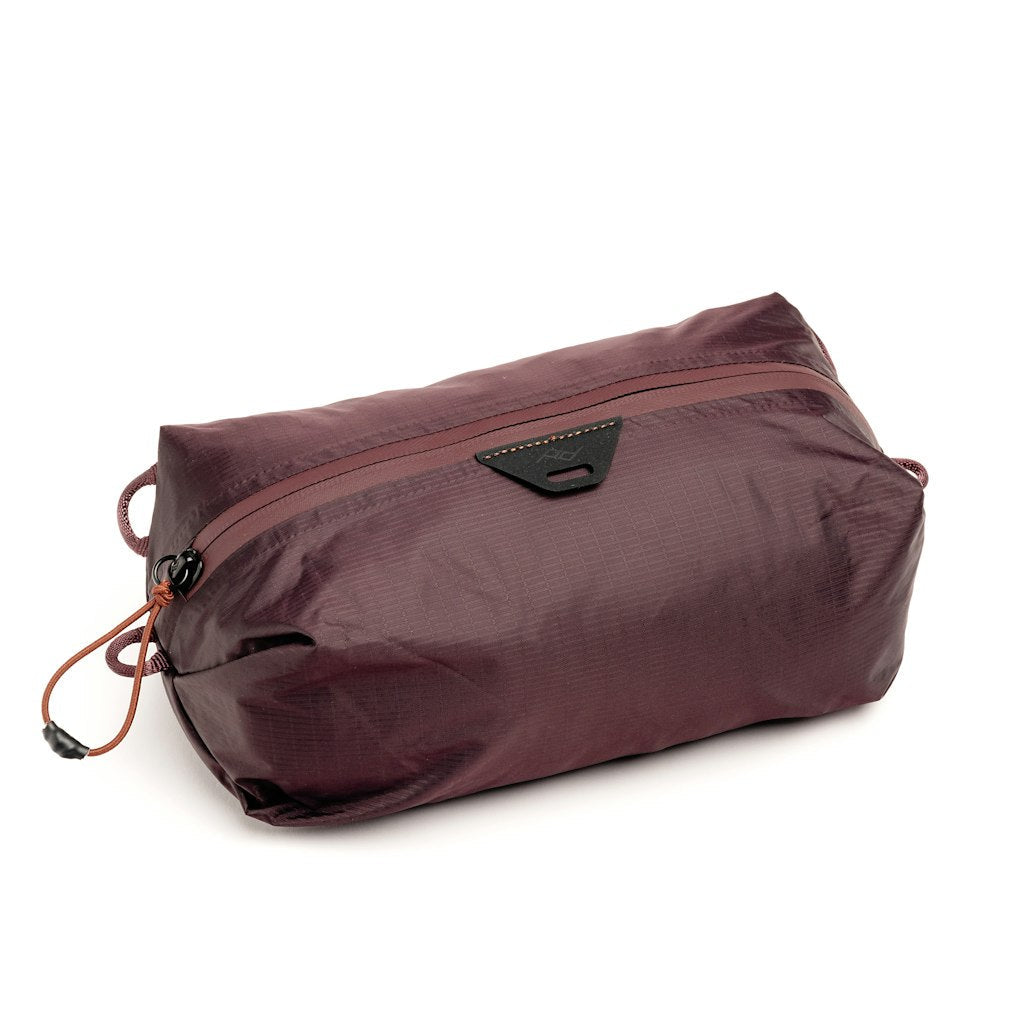 Peak Design Ultraleichter Packwürfel – mit Reissverschluss – 2,5 l, 230×90×110 mm – burgund – Nylon – 1 Stk.