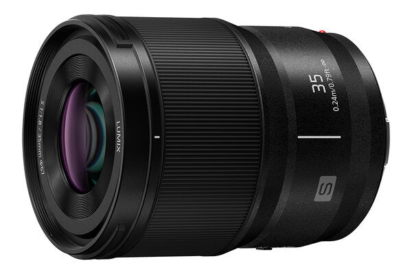 Panasonic Lumix S 35mm f/1.8 Objektiv – für L-Mount – Vollformat, 67 mm Filter, 82 mm Länge, 295 g