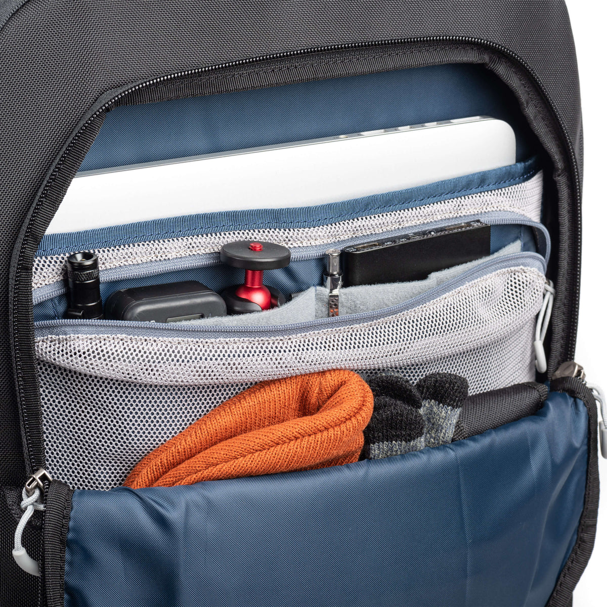 Think Tank FirstLight 46L+ Kamerarucksack – 46 l, 8 Objektive, wasserabweisend – für DSLR, Drohnen – Schwarz