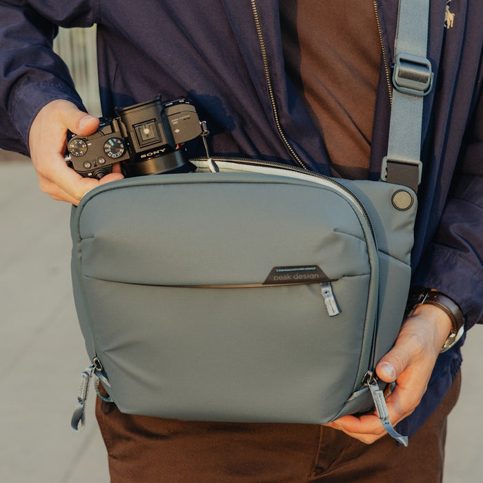 Peak Design Everyday Sling Kameratasche – 6 L – für spiegellose Kameras, DSLRs, DJI Mavic – Blau