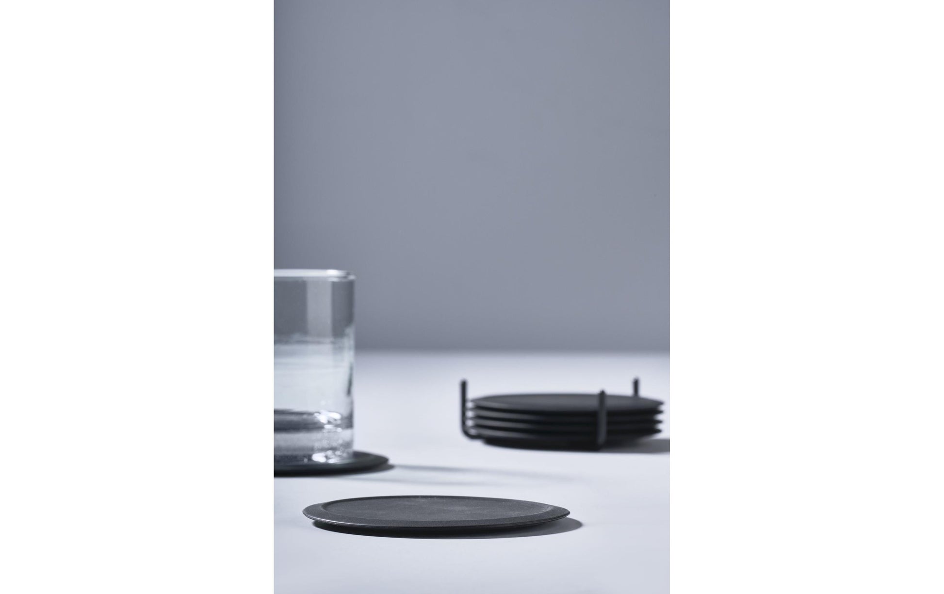 Zone Denmark Glasuntersetzer – 6er Set, Ø 10,0 cm, Silikon/Metall, Grau, mit Halter