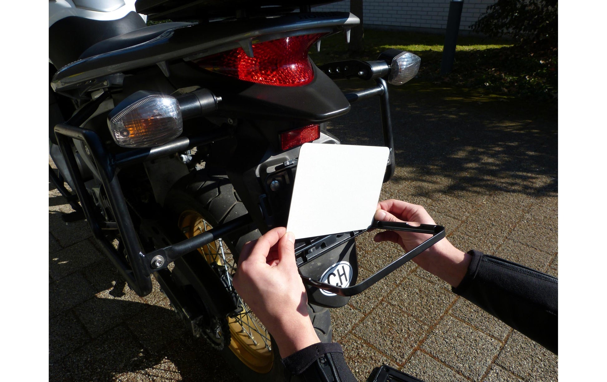 Easyklick Kennzeichenhalter – für Motorrad – Klicksystem/Wechselsystem – Schwarz – ABS