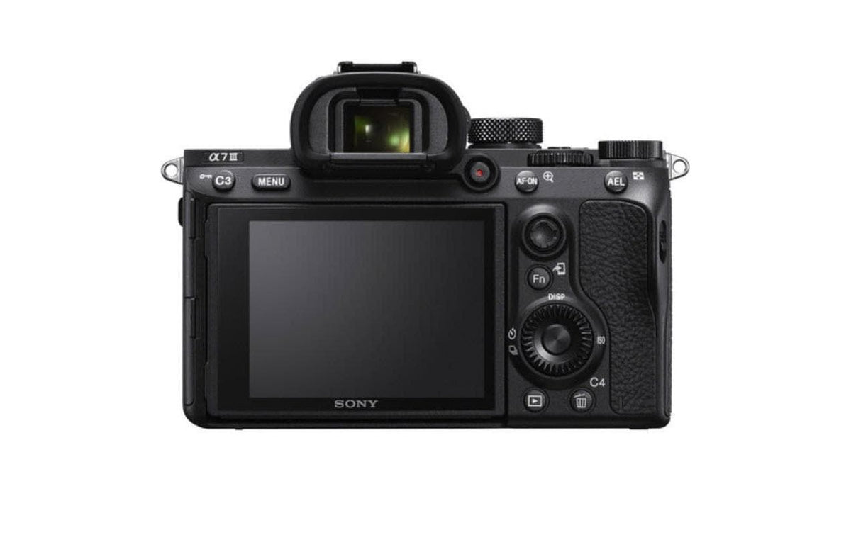 Sony Alpha 7 III Kit 28–70mm f/3.5–5.6 OSS – Vollformat, 24,2 MP, 4K, Schwarz