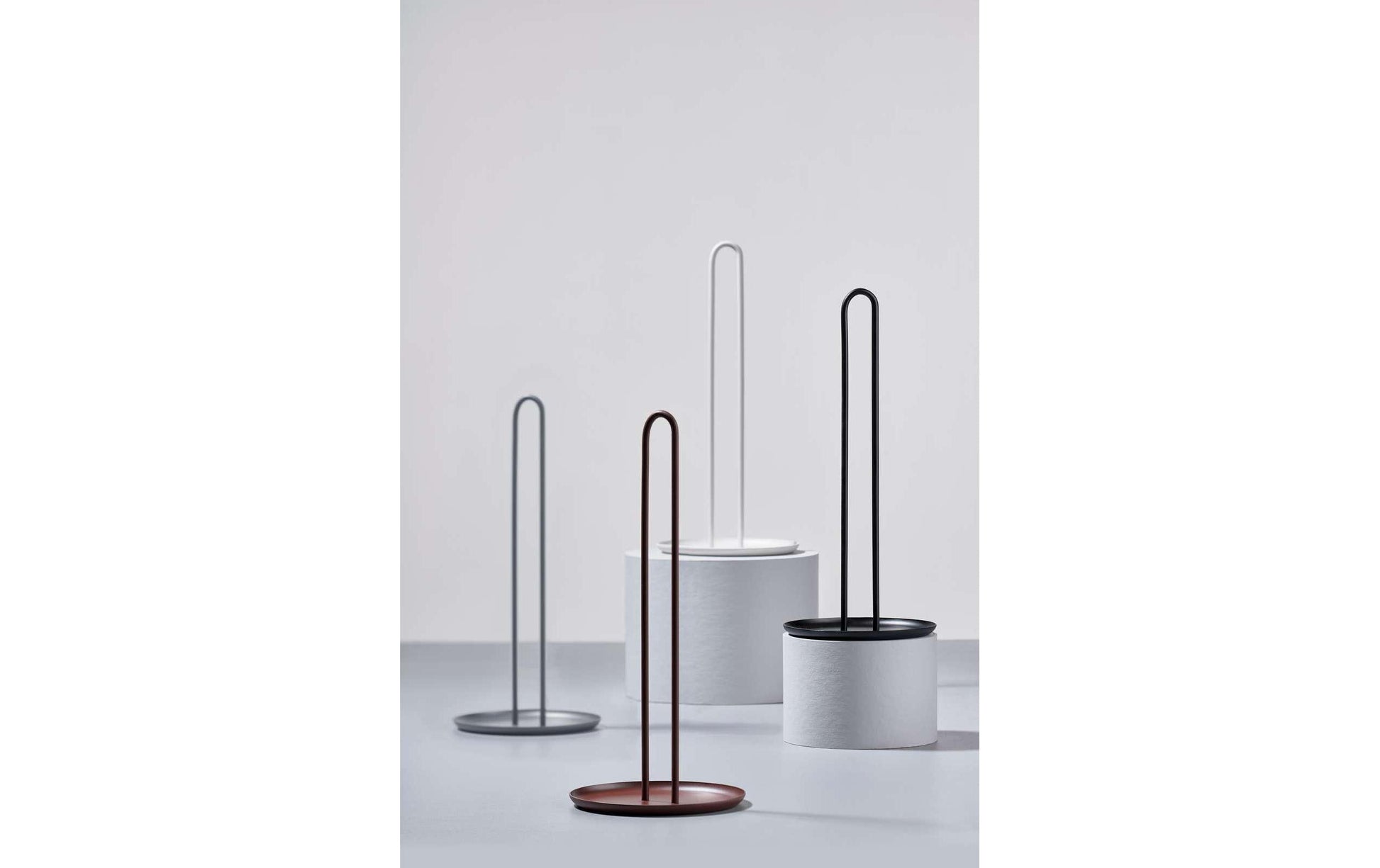 Zone Denmark Küchenrollenhalter Metall, Ø 14,5 × 32 cm, Grau