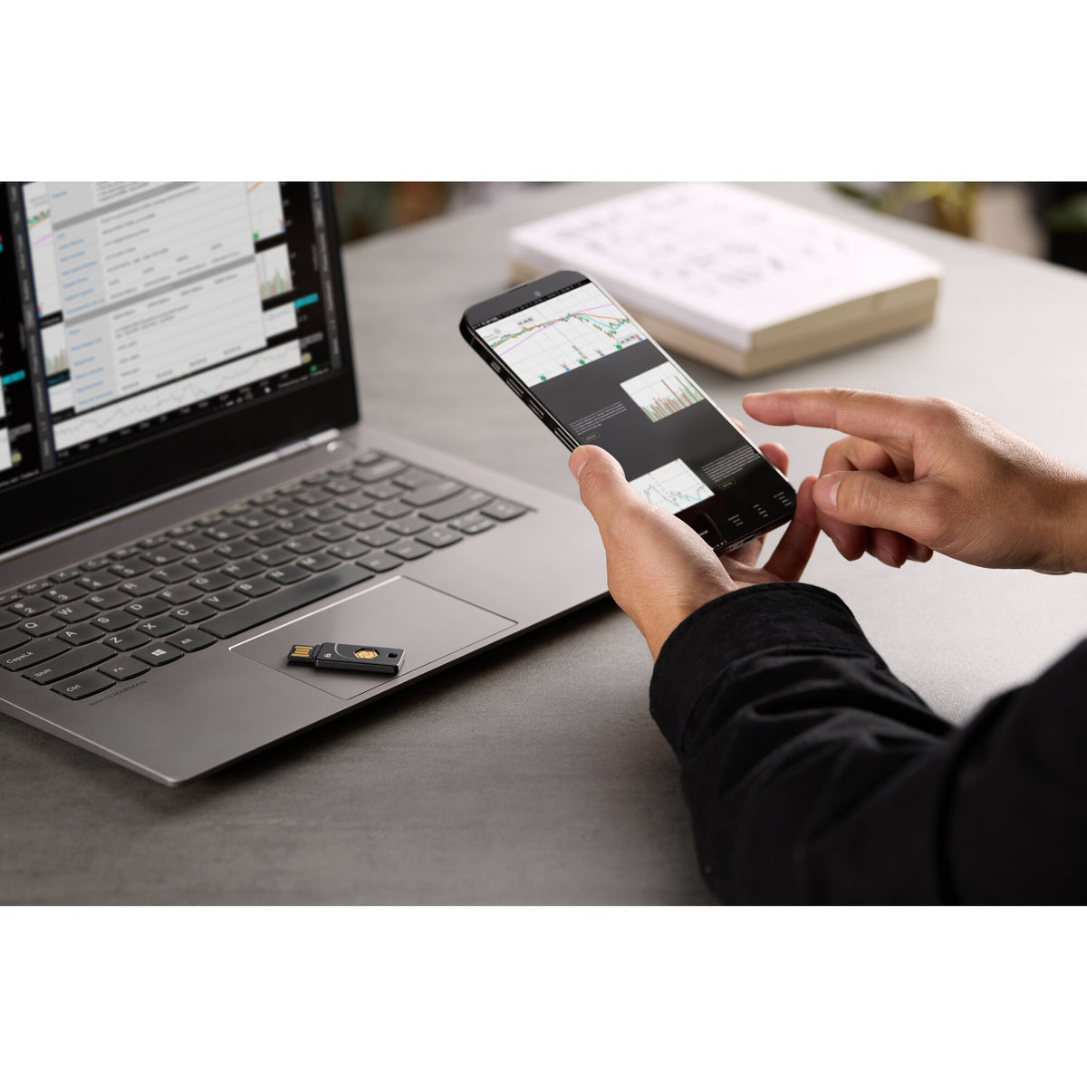Kensington USB-Adapter – USB-A (Stecker) – VeriMark NFC+ – FIDO2 Level 2 – für Windows, Mac