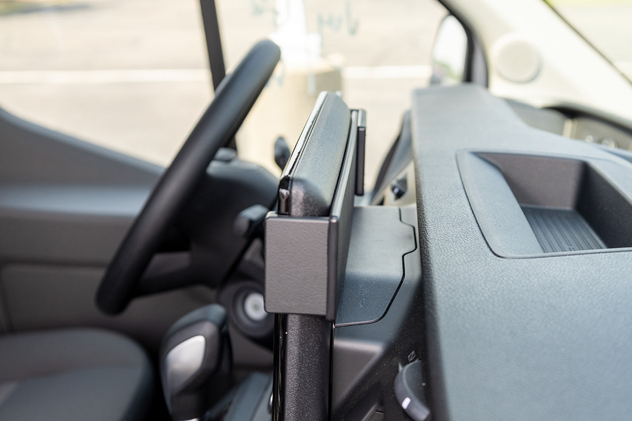 Brodit ProClip – Auto-Halterung – Armaturenbrett – für Ford Transit (2025–2026) – Schwarz