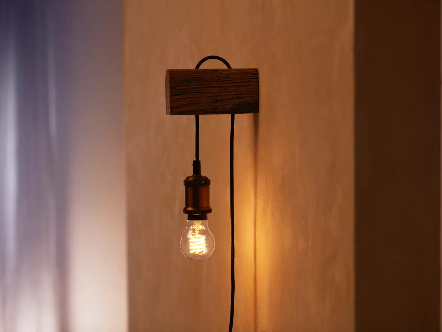 Philips by Signify Philips Hue Smart-Leuchtmittel Weiss – E27, 550 lm, 7,2 W, 2100 K, dimmbar, Bluetooth, für Alexa/HomeKit, weiss