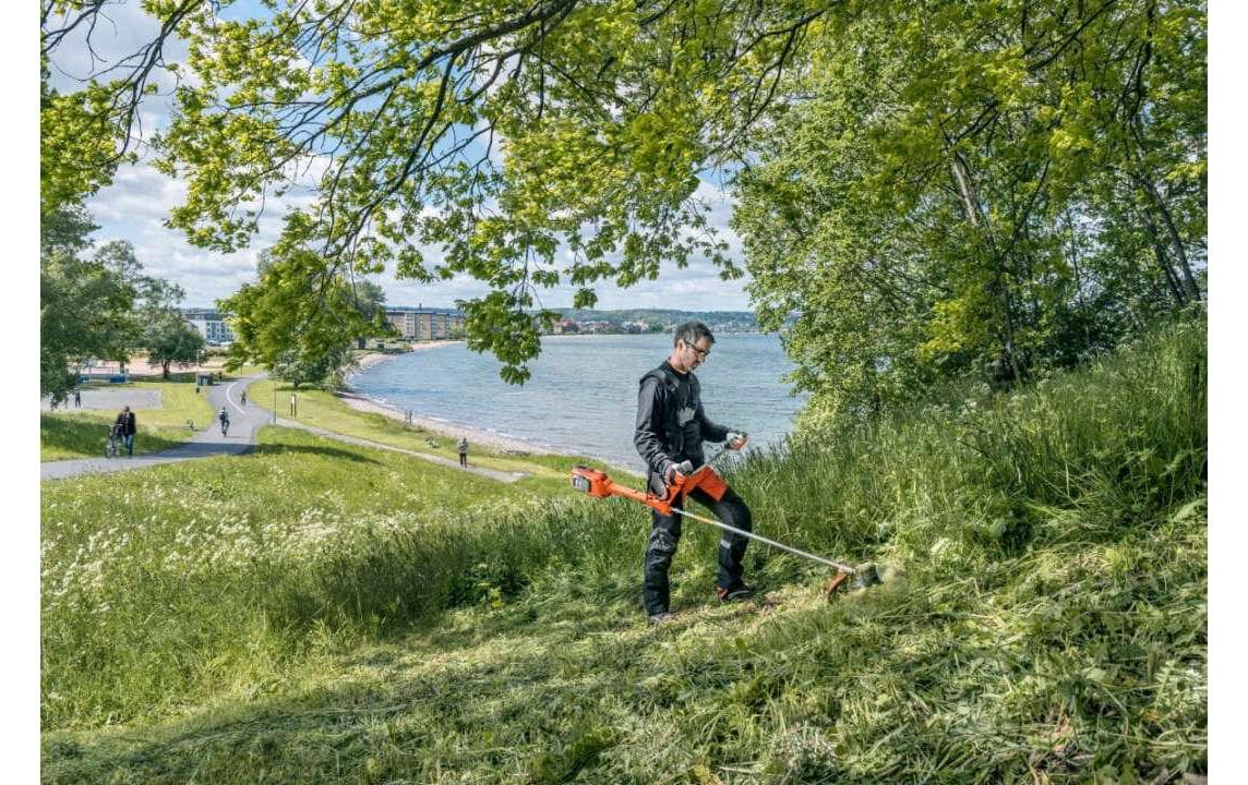 Husqvarna 520iRX Rasentrimmer – 36 V – Schnittbreite 400 mm – Kopftyp Klinge – Solo – BLi-X 36 V
