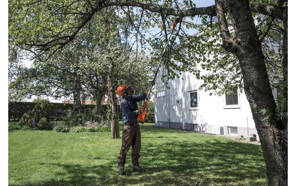 Husqvarna 120iTK4-P Akku-Hochentaster – 36 V – Schwertlänge 300 mm – Solo – BLi-X 36 V