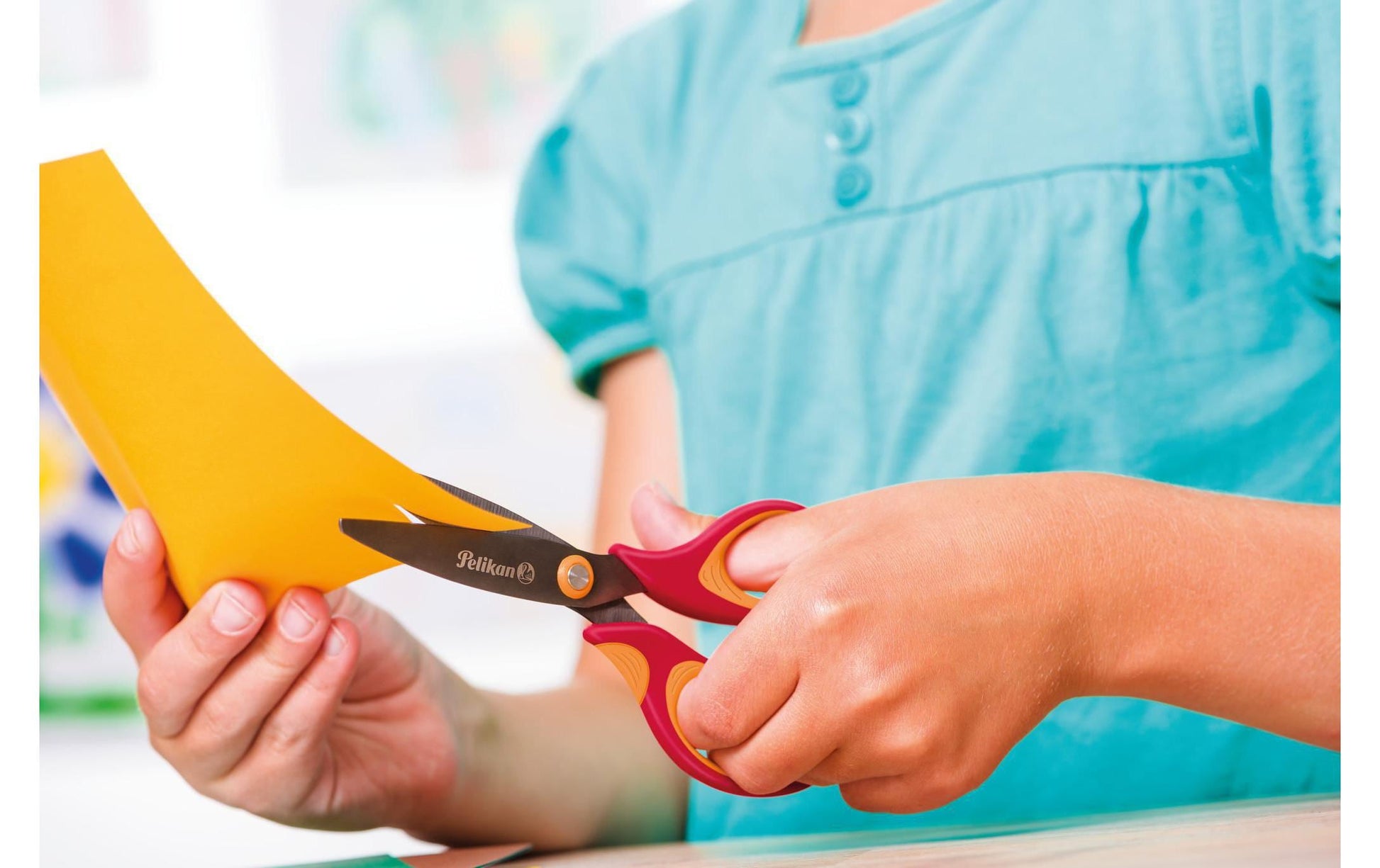 Pelikan Griffix Kinderschere, abgerundet, für Linkshänder – Titannitrid-beschichtet, ergonomischer Griff, Blau