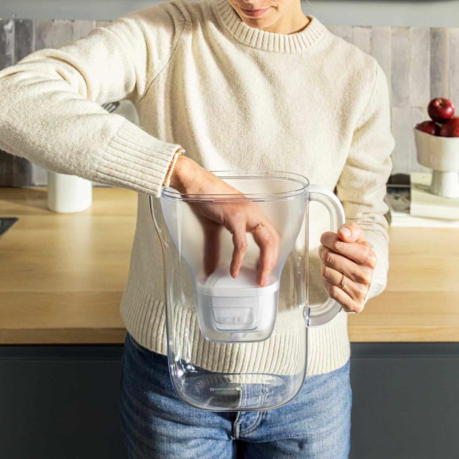 BRITA Style Essential – Wasserfilter-Kanne 2,4 l, Filterwechselanzeige, Kunststoff, Weiss