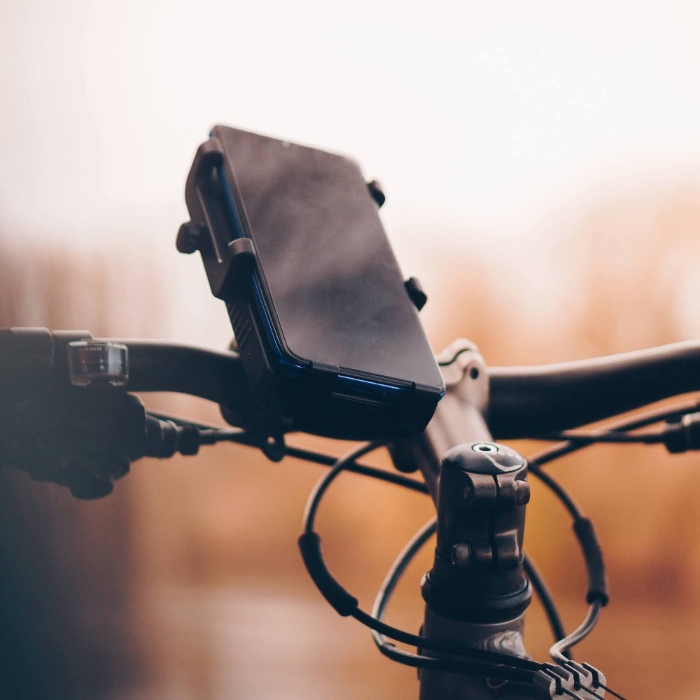 Sunslice Cyclotron – Fahrrad-/Motorrad-Halterung – Kabelloses Laden – Lenker-Klemmhalterung, für Smartphones