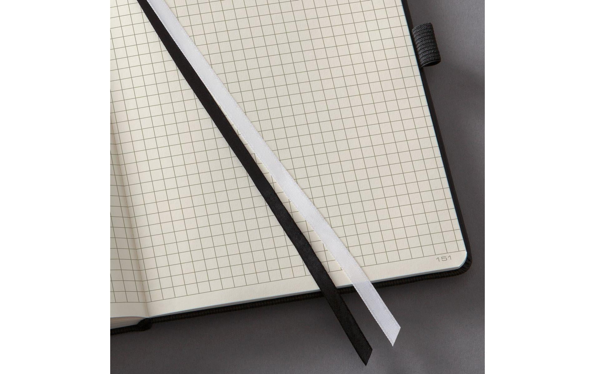 Sigel Notizbuch, 213 × 295 mm, kariert, Fadenheftung, 194 Seiten, 80 g/m² – schwarz