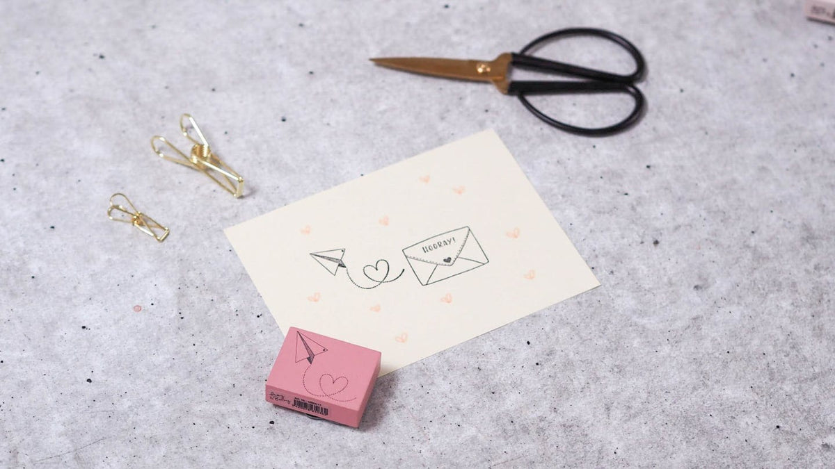 Colop Motivstempel – May & Berry Flieger – Buchenholz, Naturgummi – 35 × 45 mm – Rosa