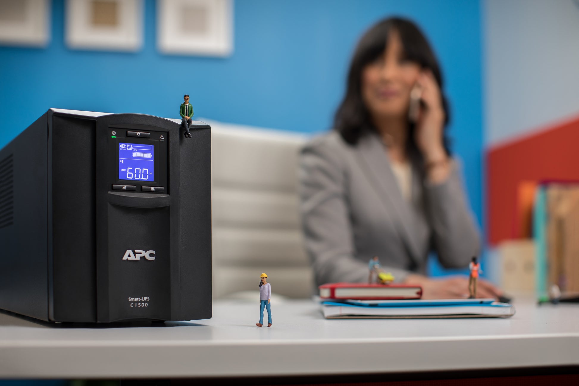 APC SMC1500IC USV 1,5 kVA/900 W Line-Interaktiv – Mini-Tower – C13×8, Eingang IEC C14
