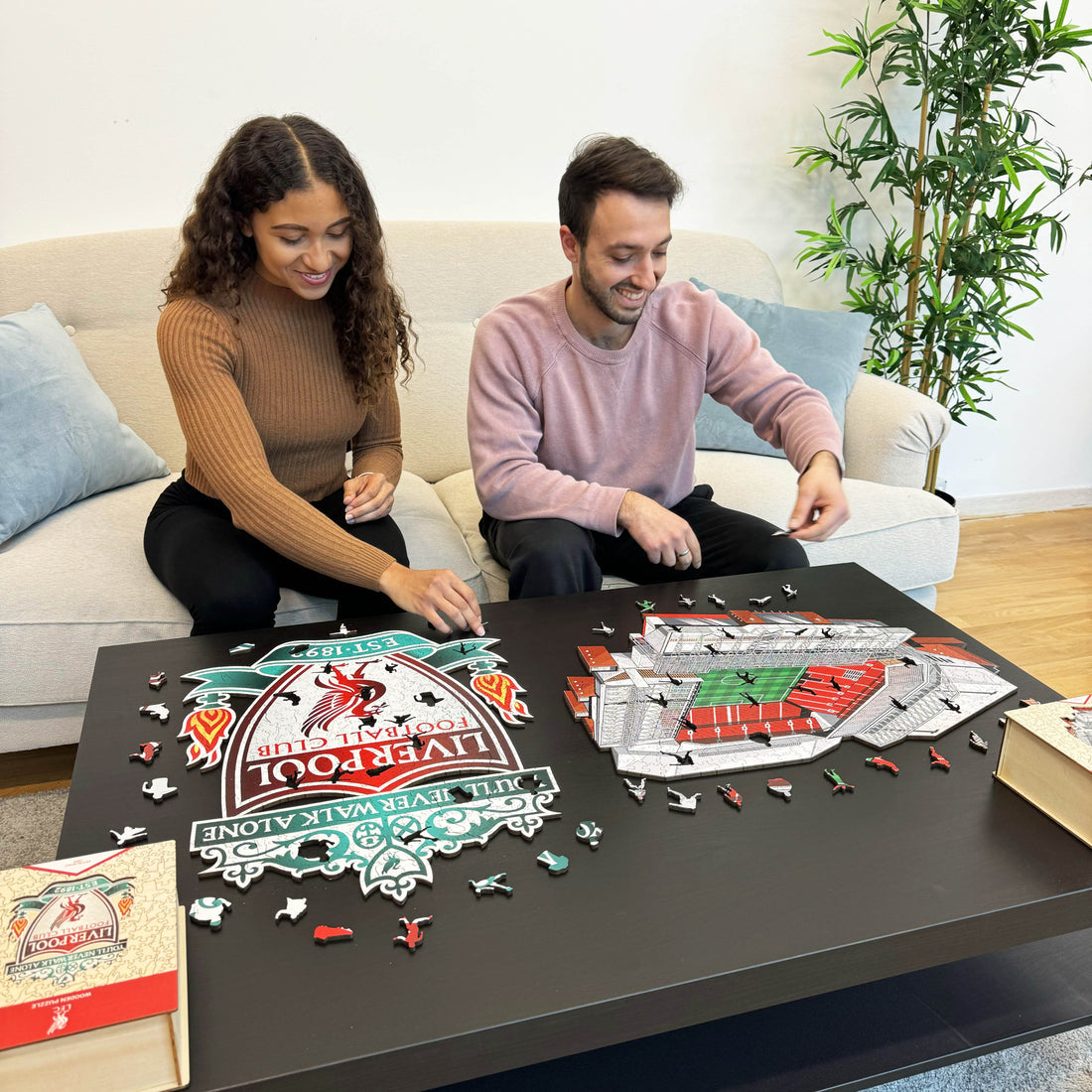 Iconic Puzzles Liverpool FC - Anfield Stadium – Logikspiel, ab 10 Jahren, 180 Min.