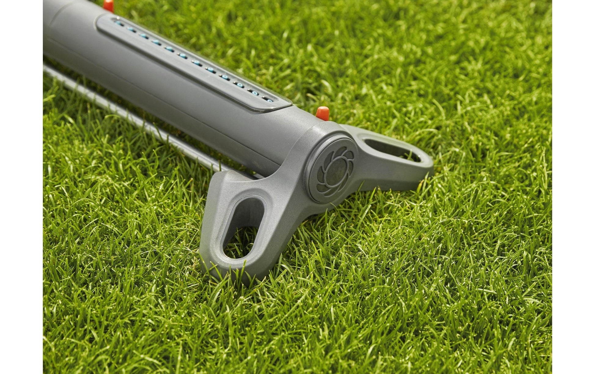 Gardena Viereckregner AquaZoom L – Sprühbereich 7–21 m, Schwarz