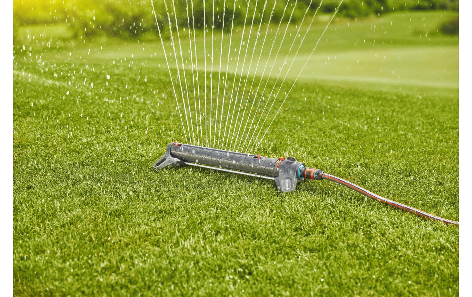 Gardena Viereckregner AquaZoom L – Sprühbereich 7–21 m, Schwarz