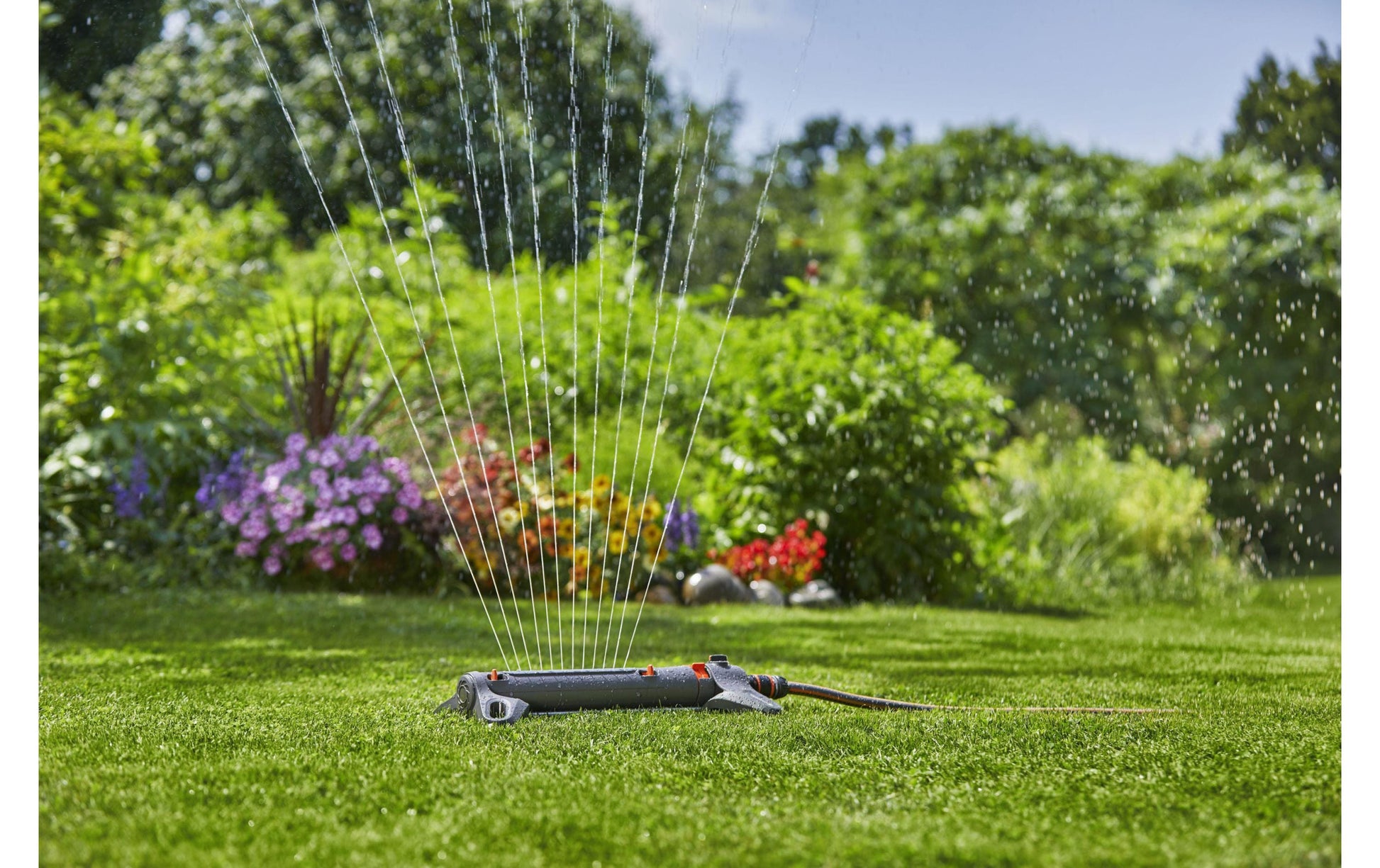 Gardena Viereckregner AquaZoom S – 3–15 m Reichweite, 150 m² Abdeckung, anpassbare Flusskontrolle, schwarz