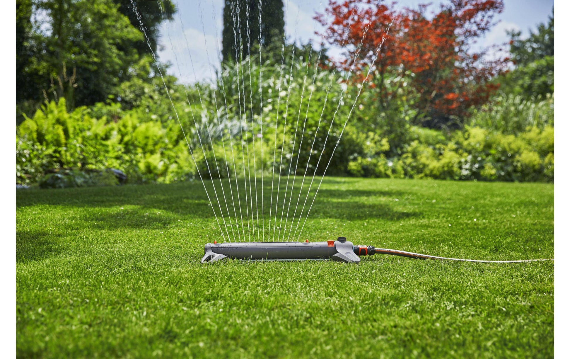 Gardena Viereckregner AquaZoom M – 3–18 m Sprühbereich, 250 m² Abdeckung, Schwarz