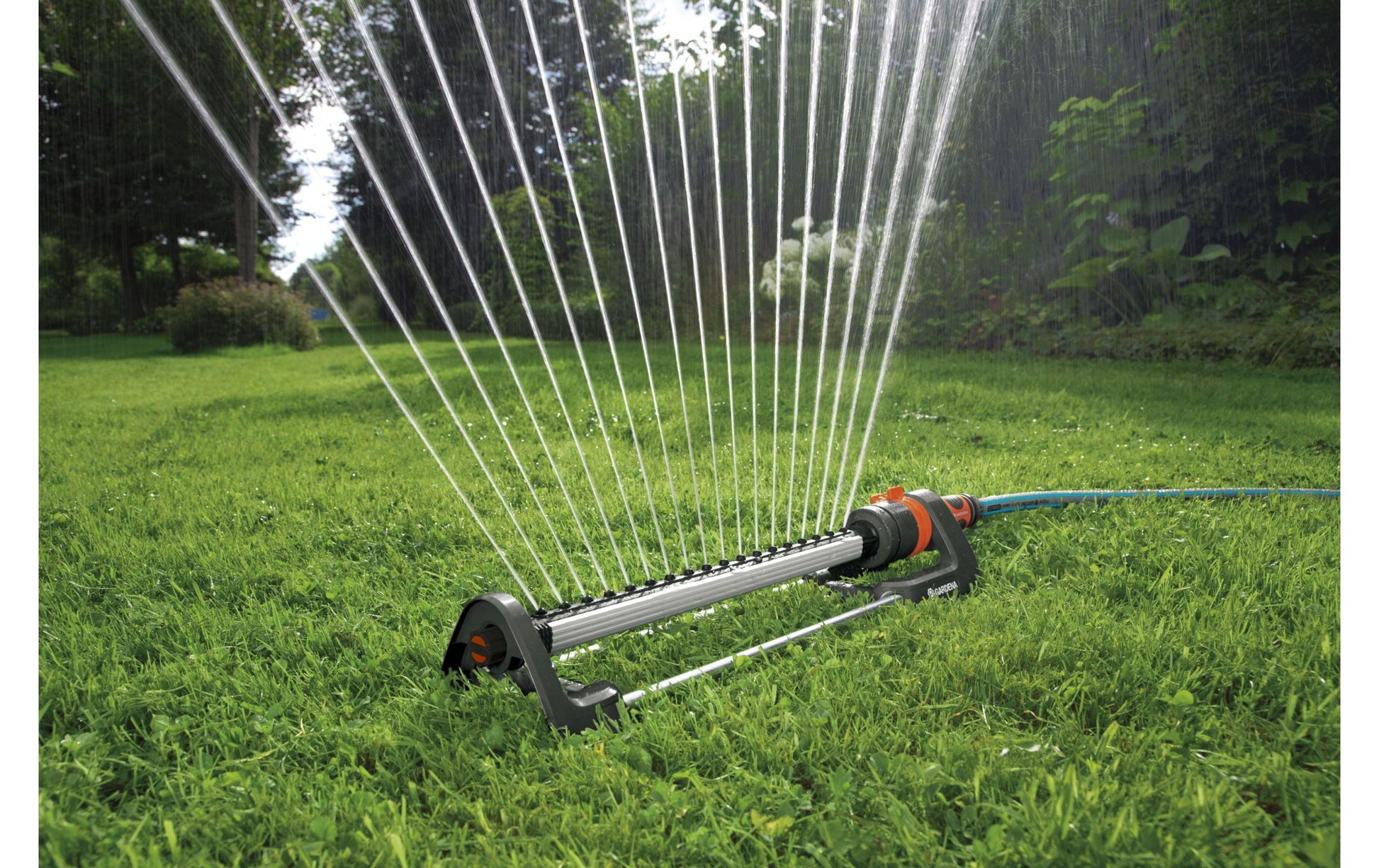 Gardena Aqua L Viereckregner schwingend – 280 m², 8–18 m Reichweite, einstellbare Durchflussregelung
