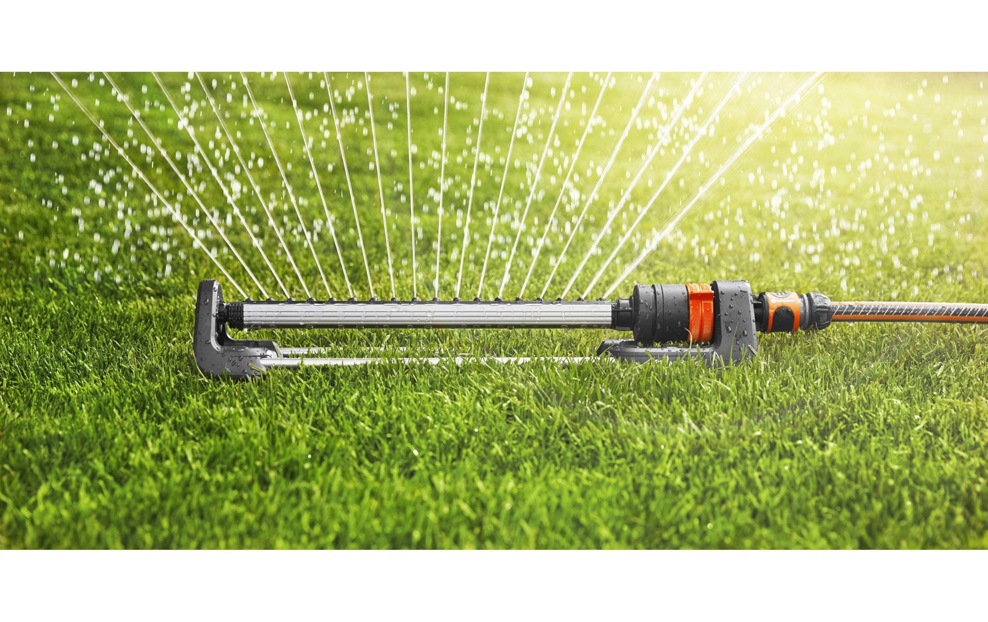 Gardena Aqua L Viereckregner schwingend – 280 m², 8–18 m Reichweite, einstellbare Durchflussregelung