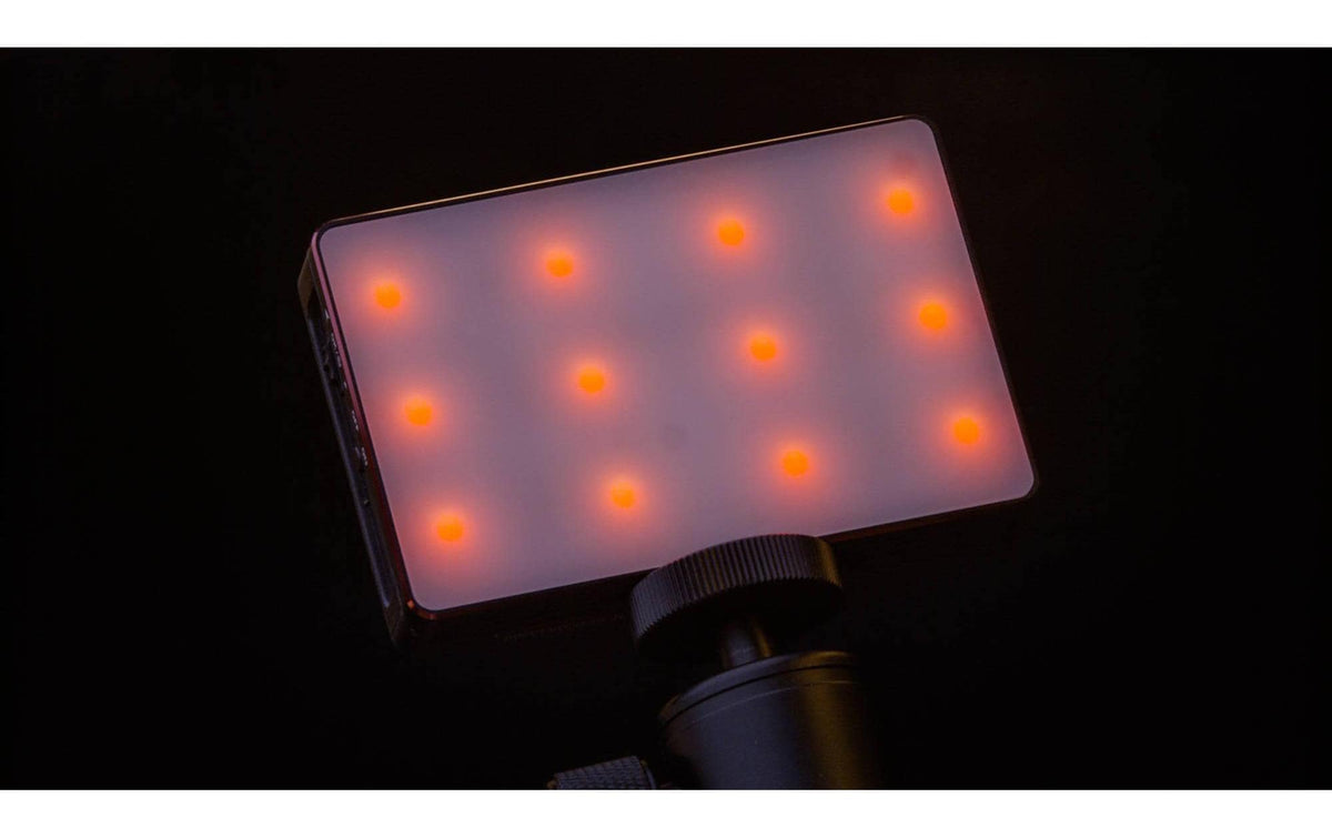 Aputure Amaran AL-MC Streaming-Licht – 5 W, 3200–6500 K, CRI 96 – Akku – Rot/Weiss