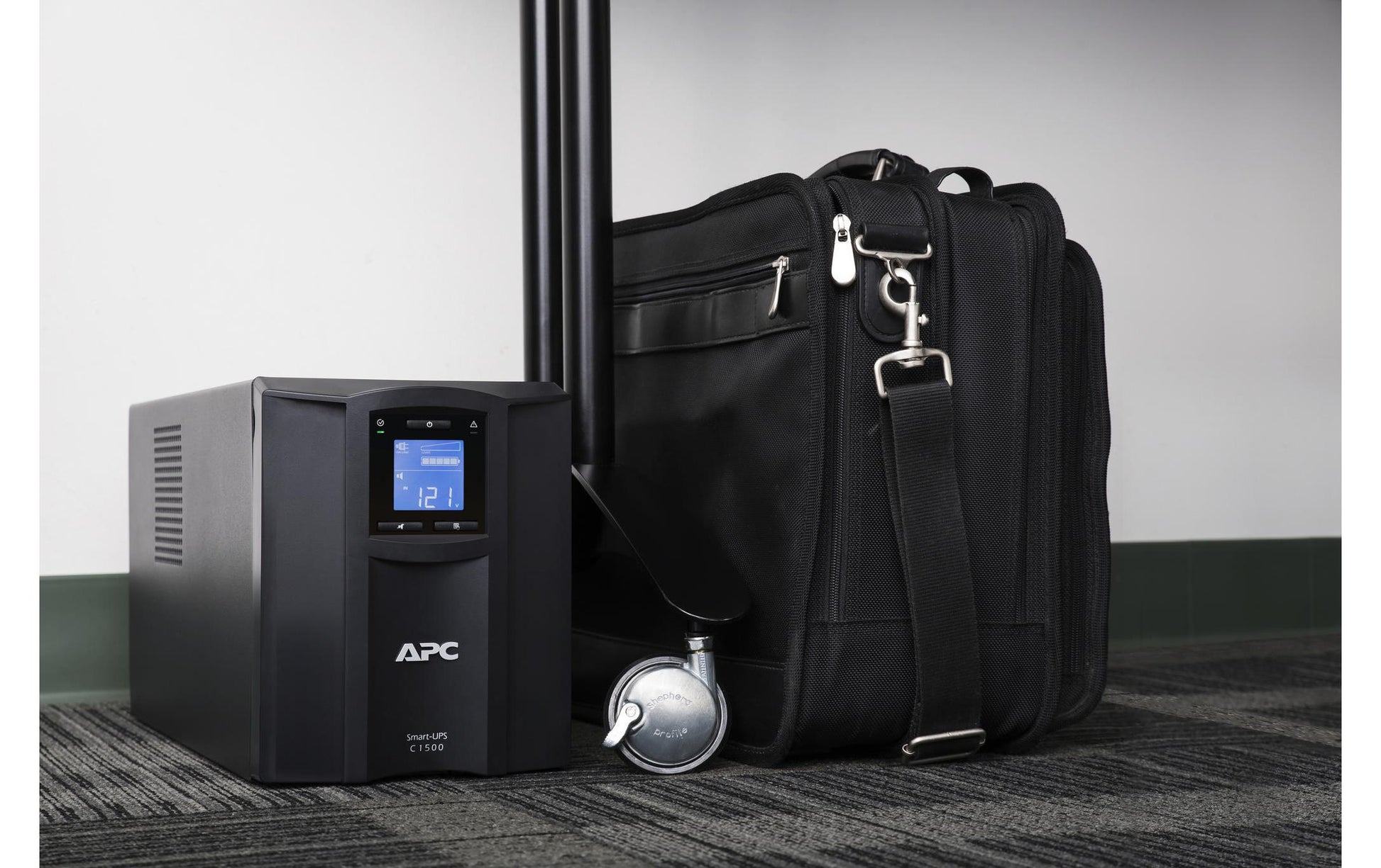 APC SMC1500IC USV 1,5 kVA/900 W Line-Interaktiv – Mini-Tower – C13×8, Eingang IEC C14