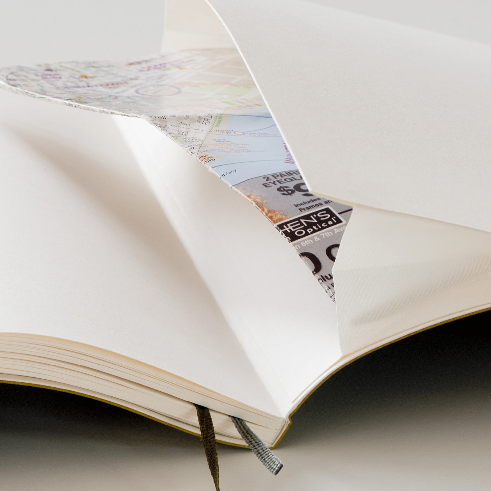 Leuchtturm Notizbuch – B5 – 121 Seiten – 80 g/m² – Softcover, Gummiband, abgerundete Ecken, schwarz