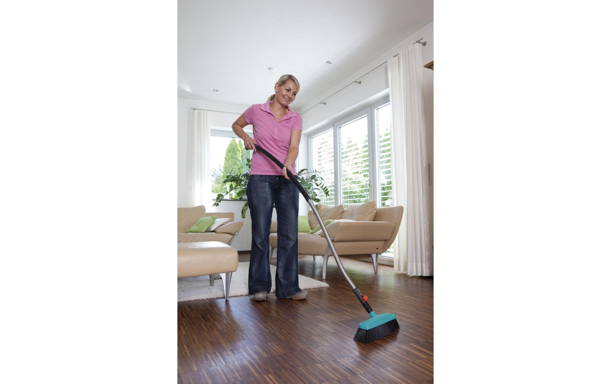 Gardena Besen combisystem – 34 cm, Polypropylen (PP), schwarz/cyan, ohne Stiel