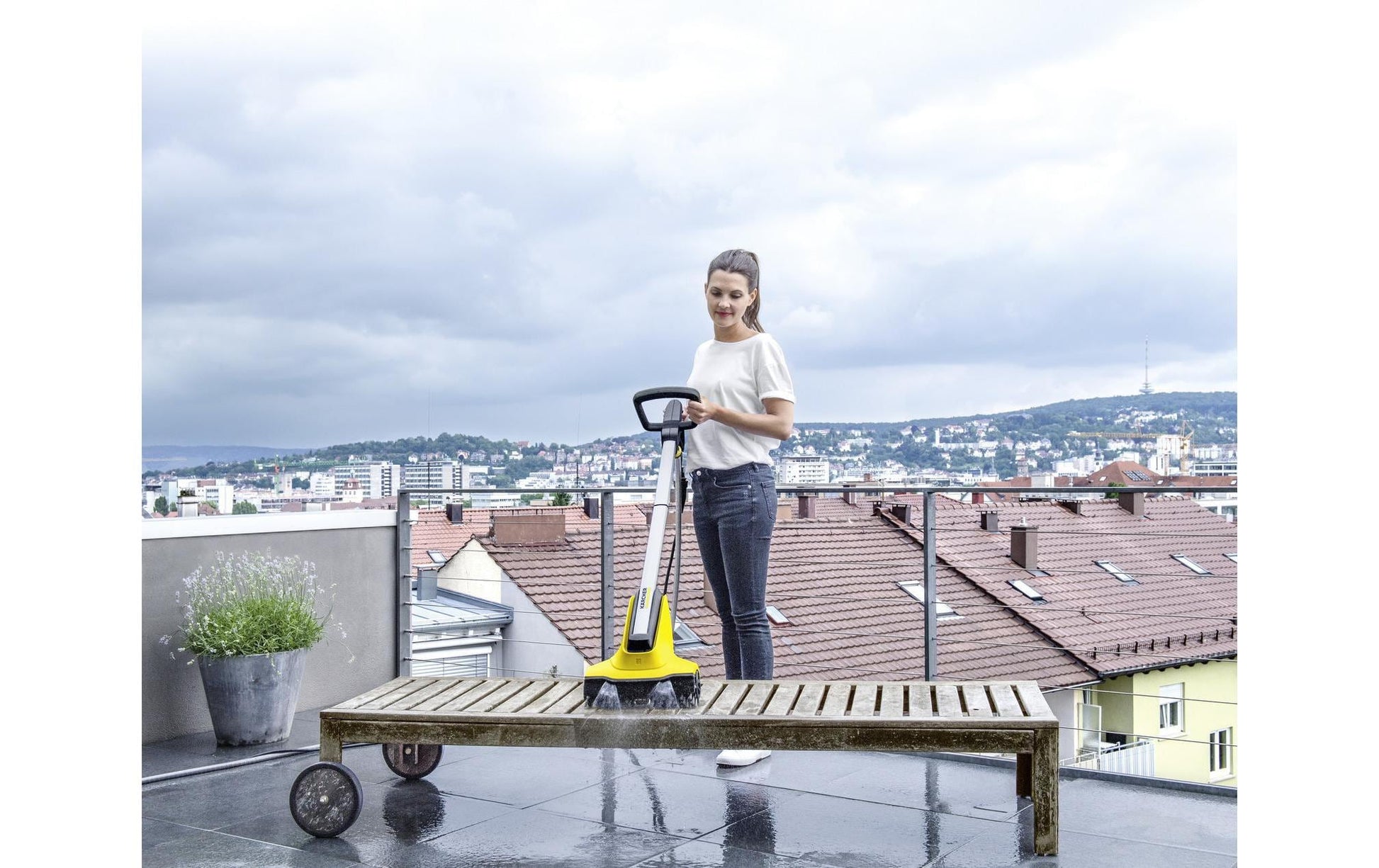 Kärcher Terrassenreiniger PCL 4 – 4 bar – schwarz/gelb