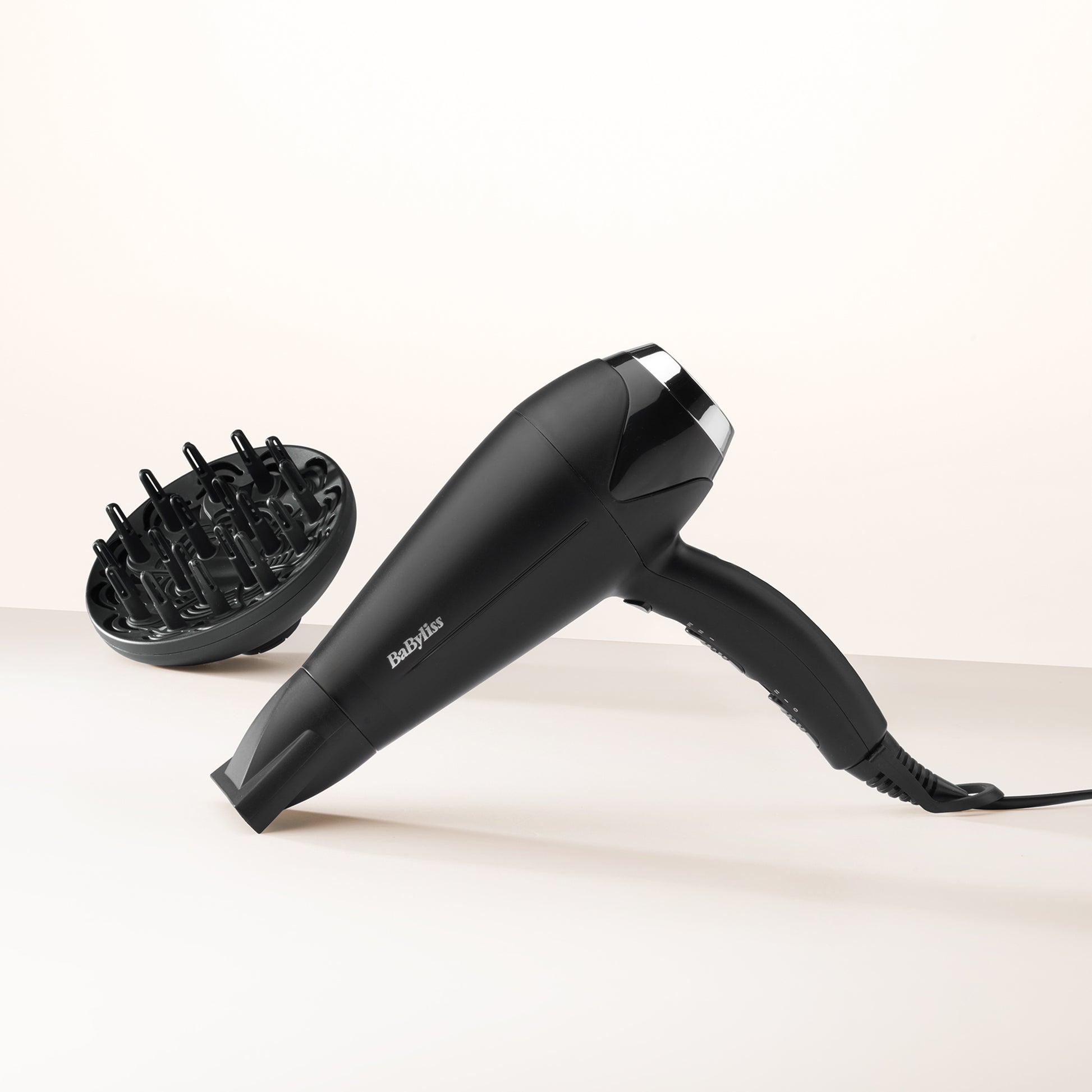 BaByliss Haartrockner D572DE – 2200 W, Ionenfunktion, Keramisches Heizsystem – schwarz