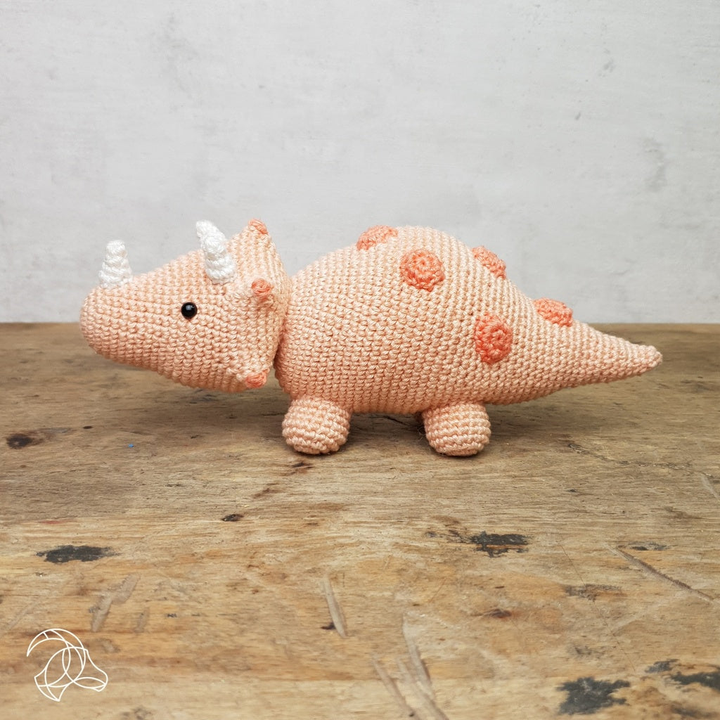 Hardicraft Häkelset Triceratops Orange Set – 24 cm