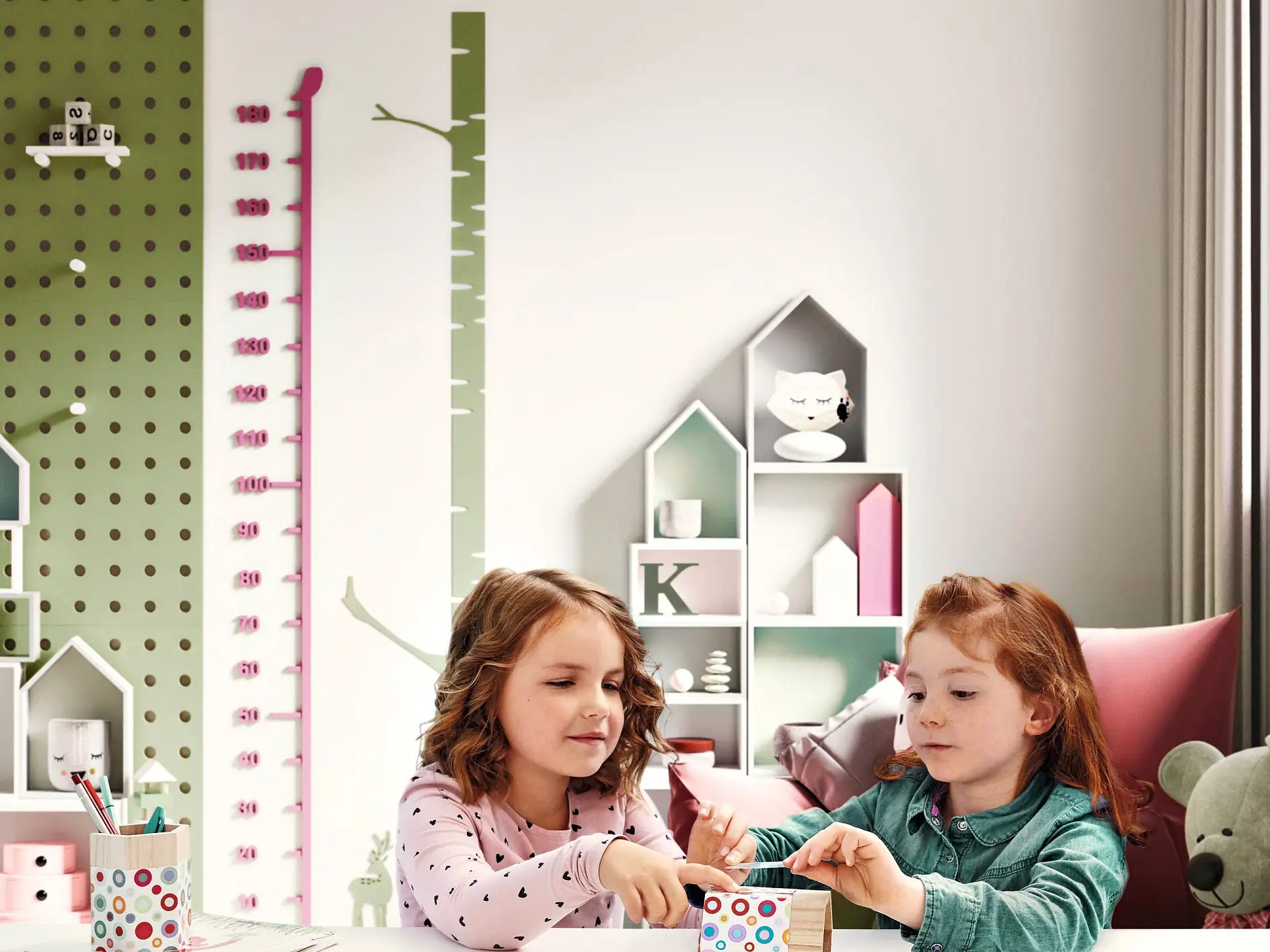 TESA Büro-Klebeband eco & crystal – permanent, PET, 19 mm × 33 m, transparent, 8 Rollen