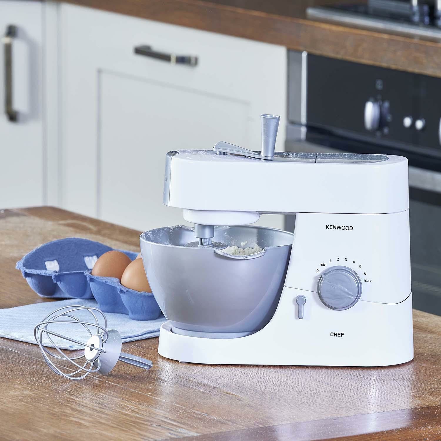 Casdon Spielzeug-Mixer – 2 Batterien (AA) – 15,5 × 19,5 × 26,0 cm – ab 3 J. – Kunststoff, grau/weiss