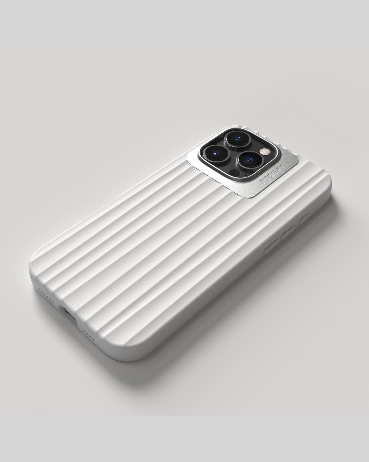 Nudient – Backcover – für Apple iPhone 16 Pro Max – weiss – MagSafe-kompatibel
