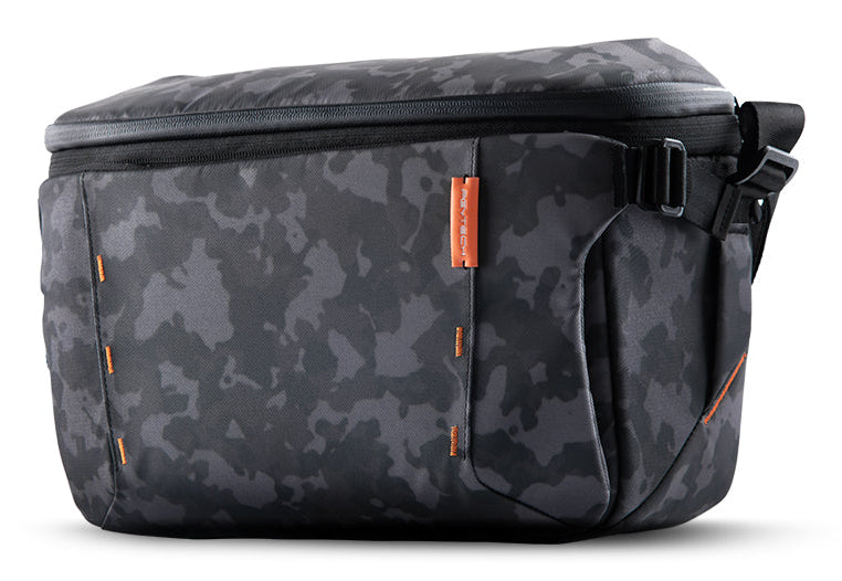 PGYTECH OneMo Sling 11 l Tragetasche – 3 Objektive, spritzwassergeschützt, Crossbody – Grau-Camouflage