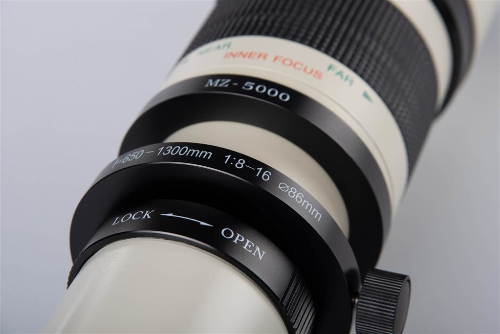Dörr 650–1300mm Teleobjektiv – f/8–16 – für T2-Bajonett, 95mm Filter, 1,85 kg, Weiss