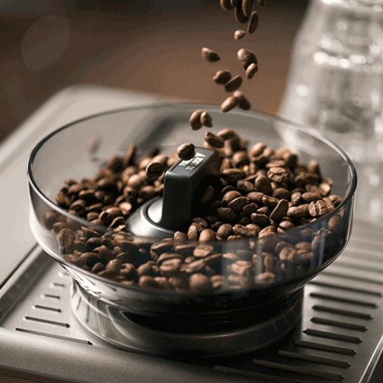 Sage the Barista Touch SES880BSS4EEU1 Kaffeevollautomat – 2 l, 250 g Bohnenbehälter, Milchaufschäumer