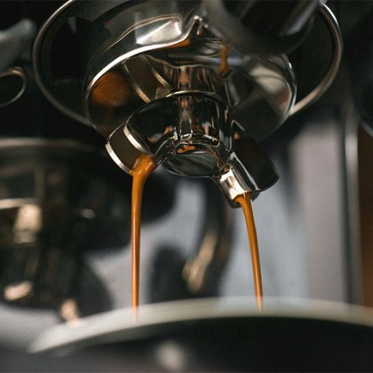Sage the Barista Touch SES880BSS4EEU1 Kaffeevollautomat – 2 l, 250 g Bohnenbehälter, Milchaufschäumer