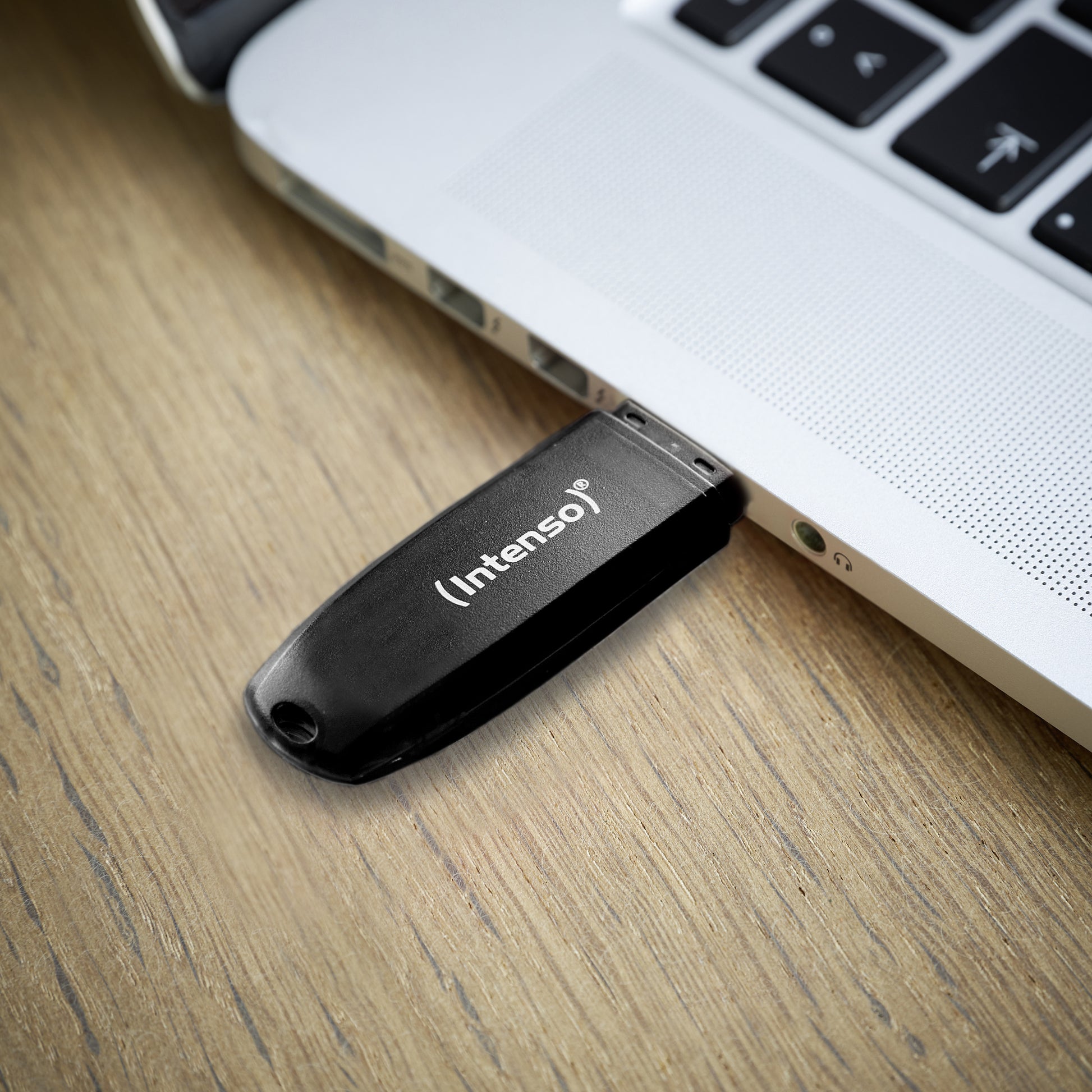 Intenso Speed Line – USB-Stick 16 GB, USB 3,2 Gen 1 (USB Typ-A), 70 MB/s, schwarz
