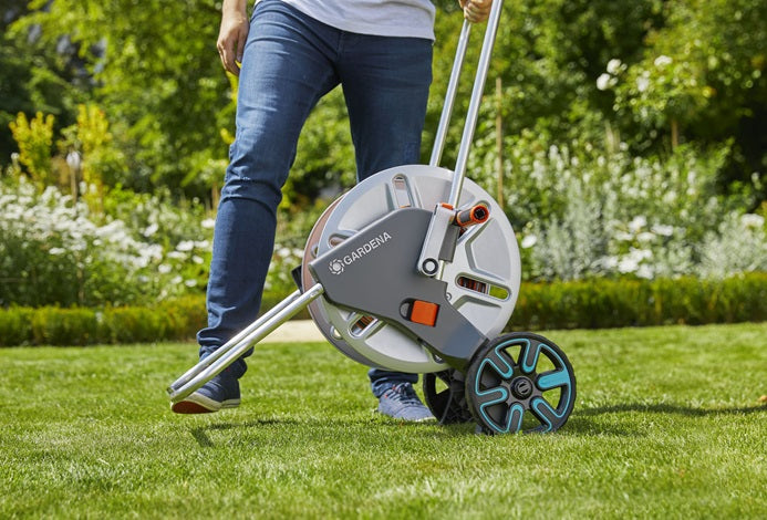Gardena AquaRoll Schlauchwagen 60 m – mit 2 Rädern, mit Tragegriff, schwarz/edelstahl, Metall/Kunststoff