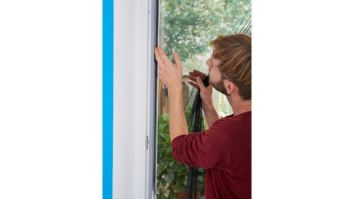 TESA Fenster-Fliegengitter – 130 × 150 cm – grau – waschbar